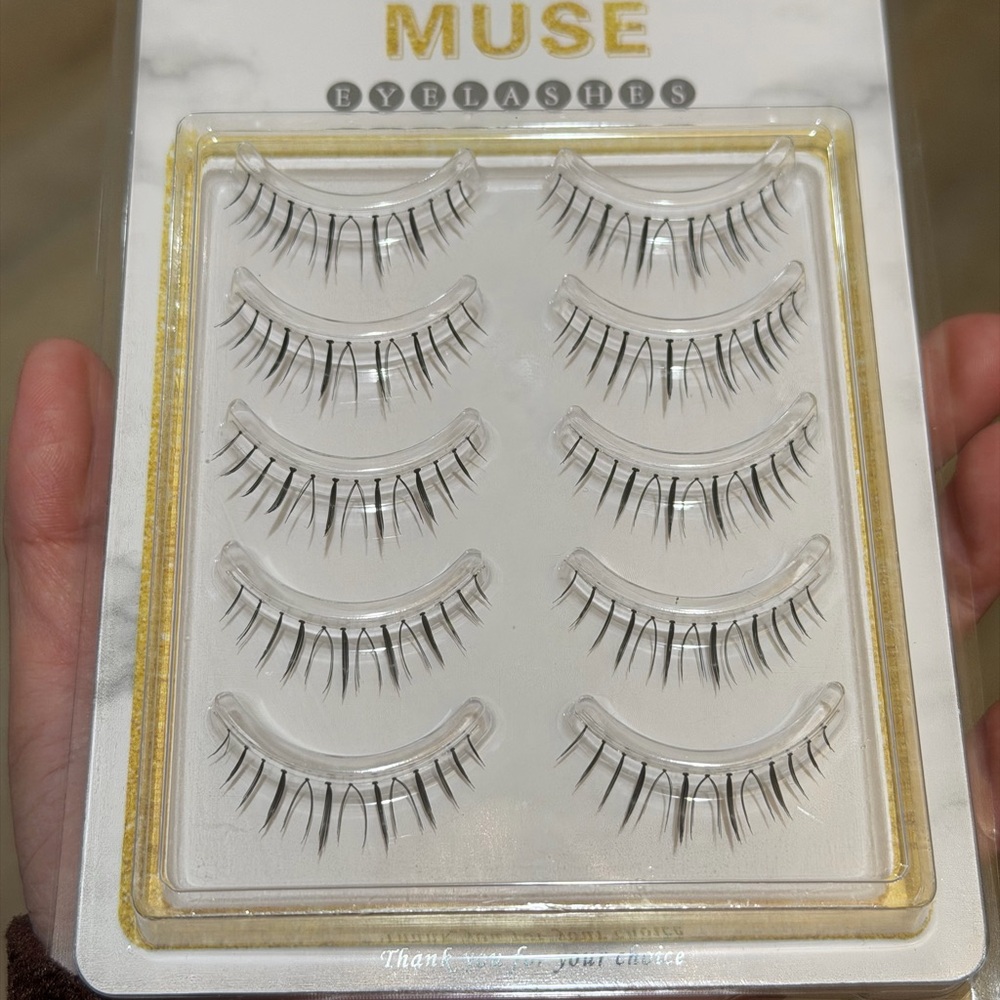 Muse Black Eyelash Collection